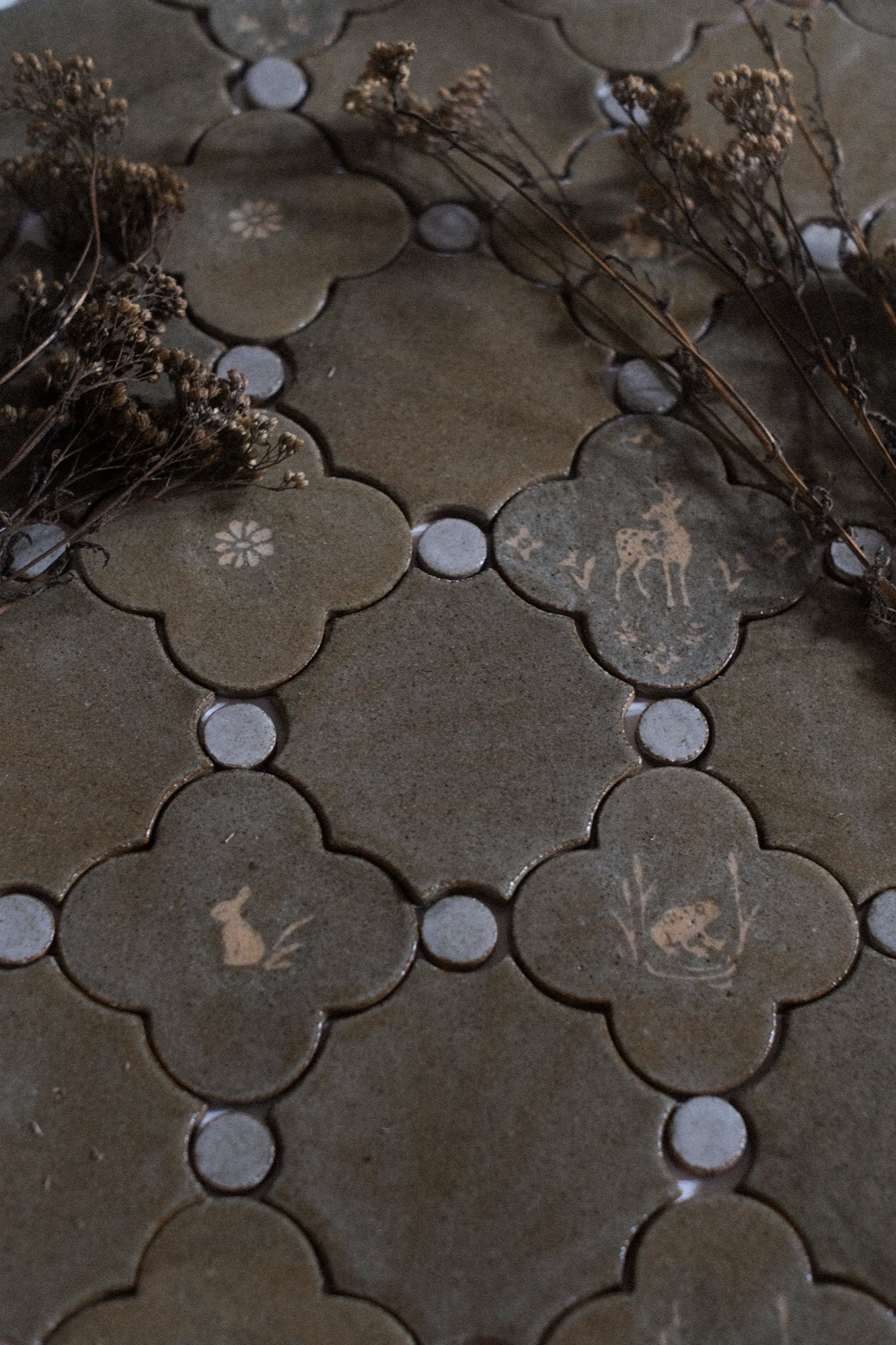 Quatrefoil - Isaac pattern, hero photograph